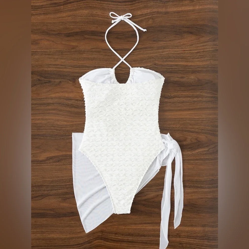 1 piece swimsuit with cutout and sarong - Picture 2 of 6
